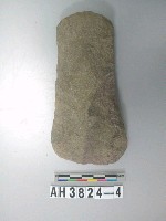 藏品(中型淺腰斜刃打製石斧)的圖片